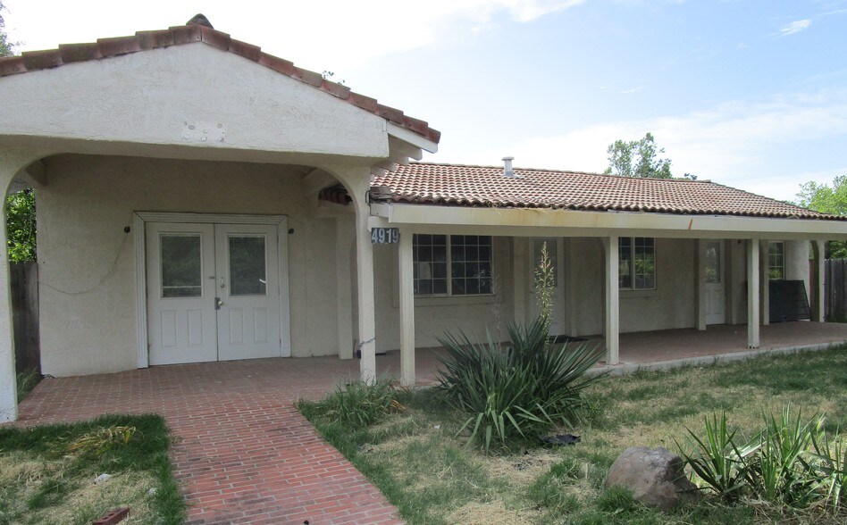 Primary Photo Of 4919 Hazel Ave, Fair Oaks Assisted Living For Sale