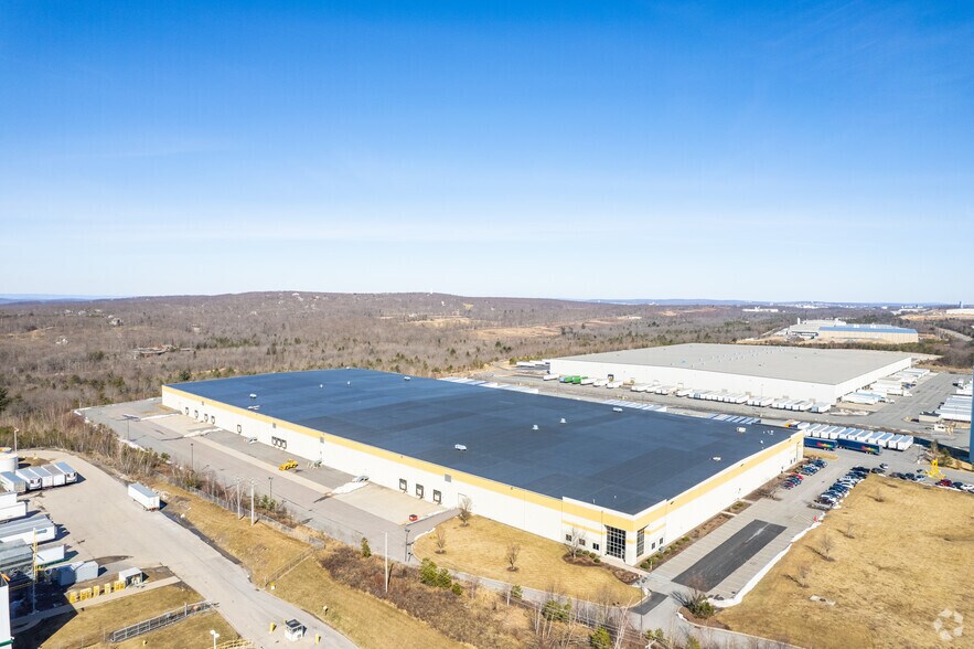 More Photos Of 68 Green Mountain Rd, Hazleton Warehouse For Lease