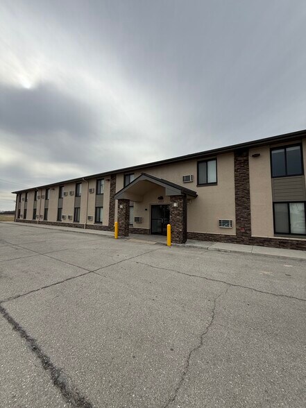 More Photos Of 2331 S Cedar St, Ottawa Apartments For Sale