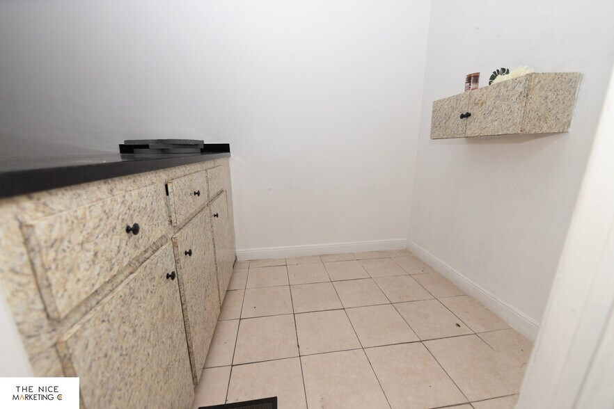 More Photos Of 3045 W Broward Blvd, Fort Lauderdale Freestanding For Lease
