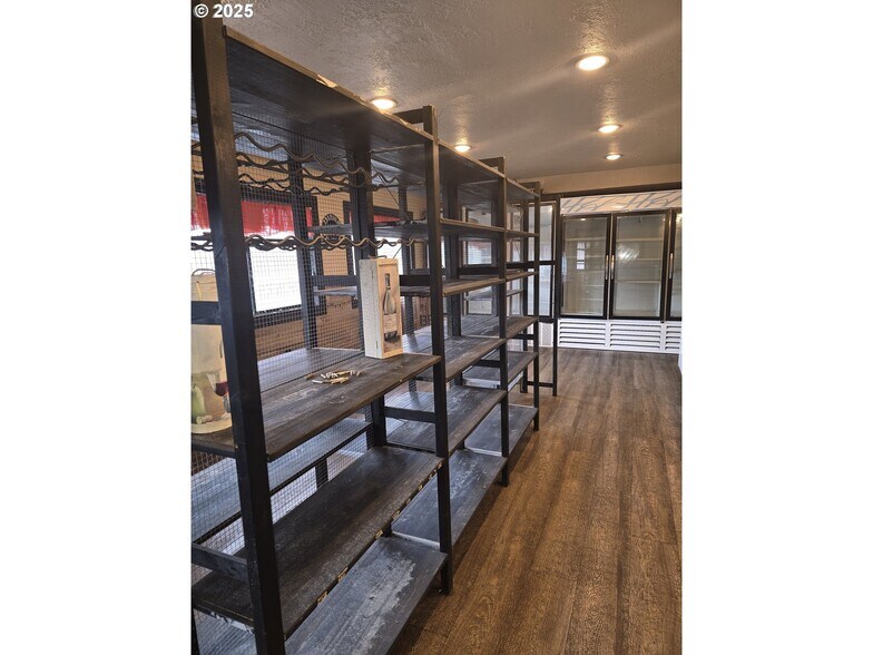 More Photos Of 1720 N Hwy 101, Rockaway Beach Storefront For Sale