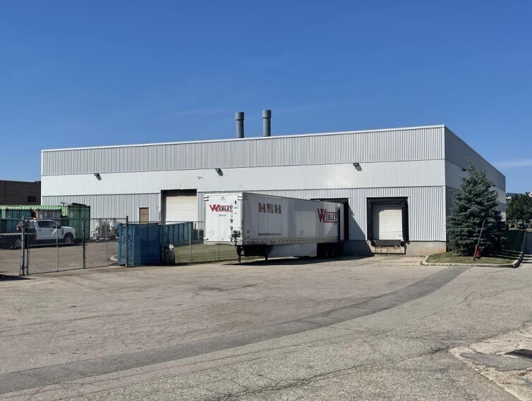 More Photos Of 2170 Winston Park Dr, Oakville Warehouse For Lease