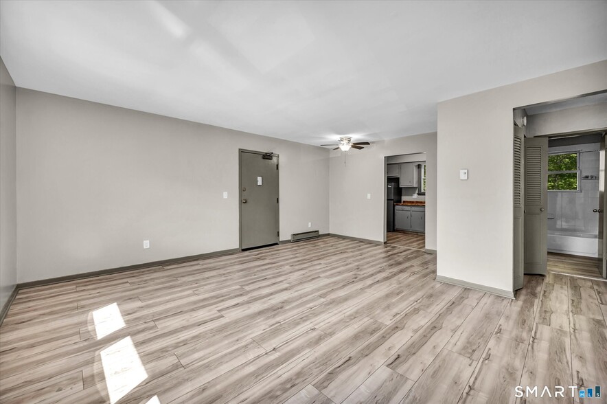 More Photos Of 40 Briarwood Ln, Branford Apartments For Sale