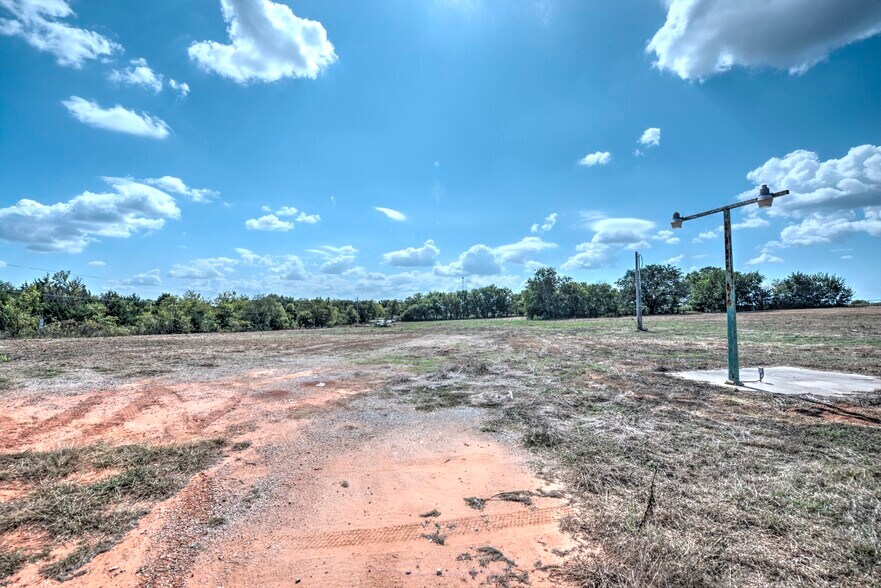 More Photos Of Oklahoma 39 Hwy @ Oklahoma 24, Purcell Land For Sale