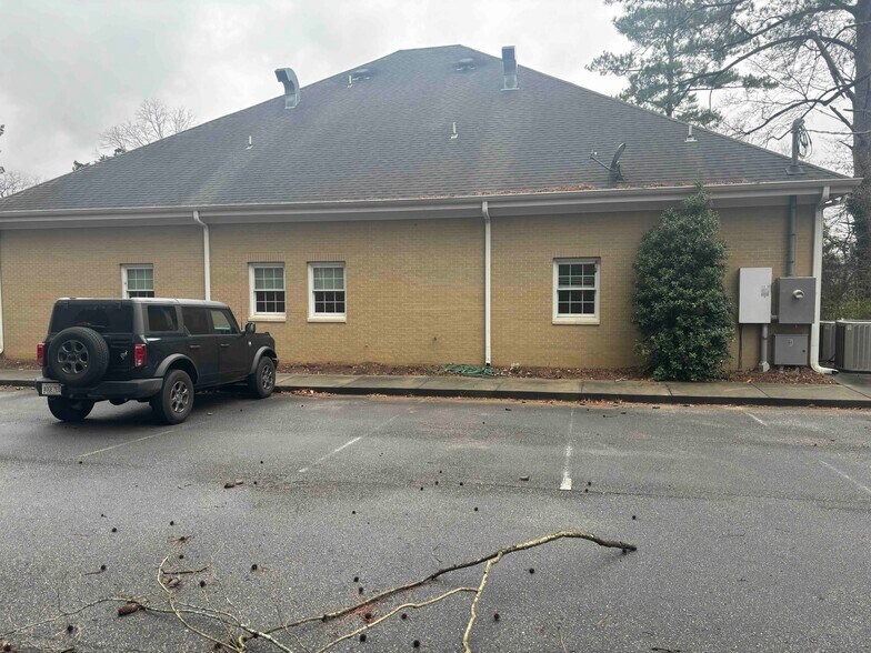 More Photos Of 1228 1st St N, Alabaster Office For Lease