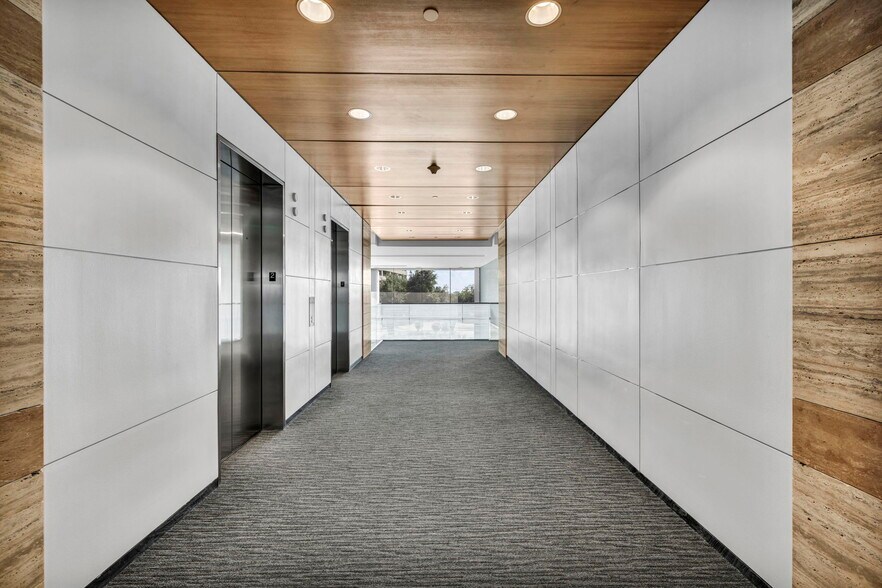 More Photos Of 6300 Bee Caves Rd, Austin Office For Lease