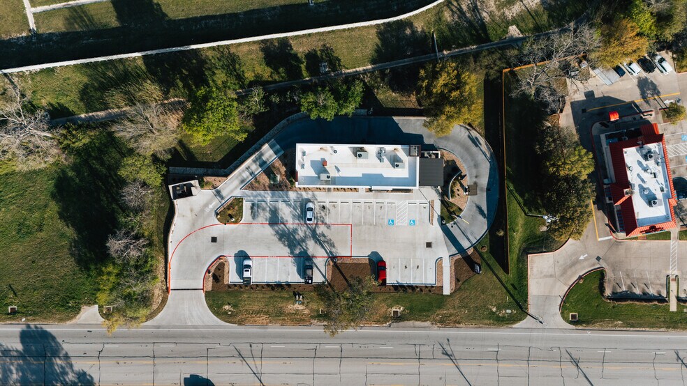 More Photos Of 2600 N Texas Ave, Bryan Fast Food For Sale