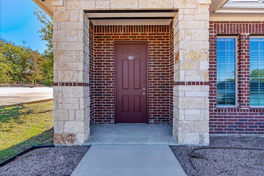 More Photos Of 8212 Liberty Grove Rd, Rowlett Medical For Sale