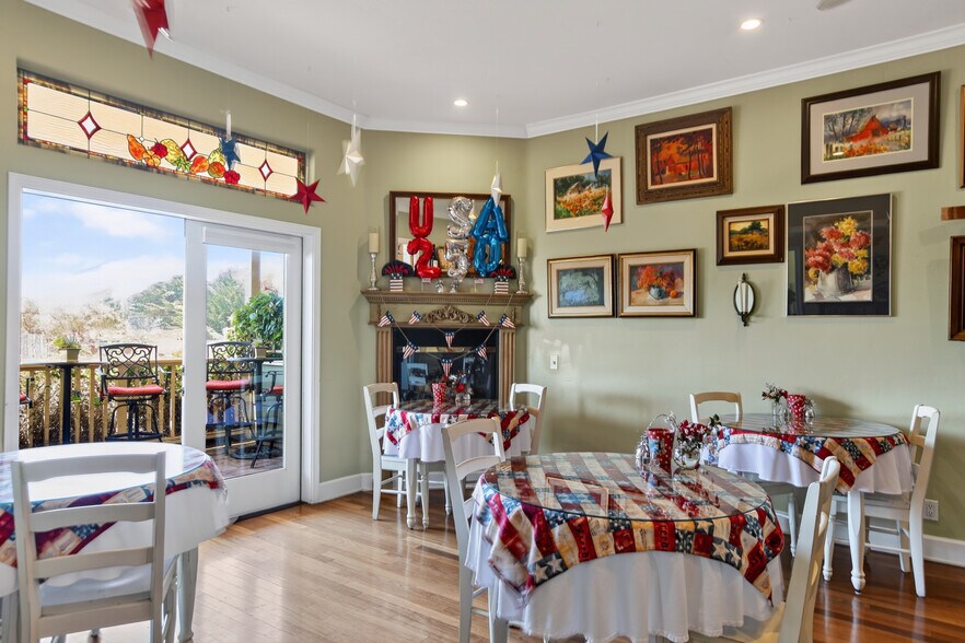 More Photos Of 95 S Ocean Ave, Cayucos Hospitality For Sale