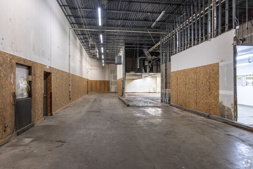 More Photos Of 400 W 9th St N, Ladysmith General Retail For Sale