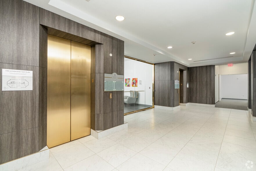 More Photos Of 9144 Arrowpoint Blvd, Charlotte Unknown For Lease