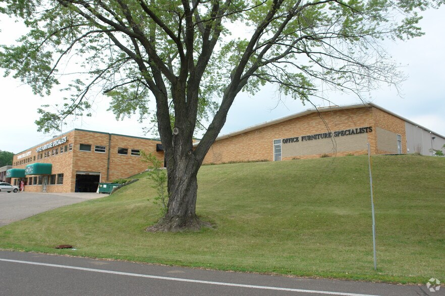 More Photos Of 1081 E Highway 36, Maplewood Light Manufacturing For Lease