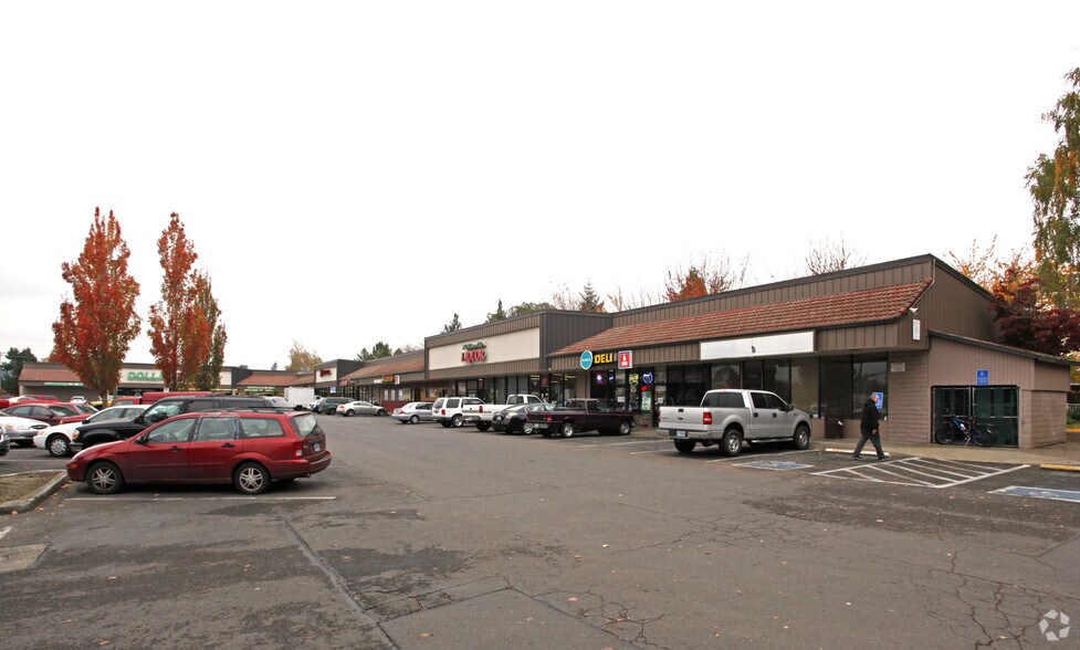 More Photos Of 1250-1460 NE Baker St, McMinnville General Retail For Lease