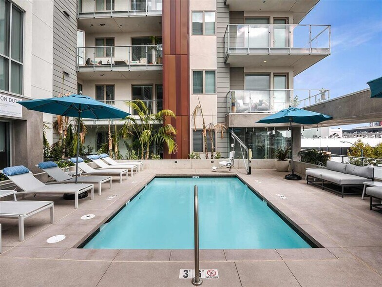 More Photos Of 1110 F St, San Diego Apartments For Lease