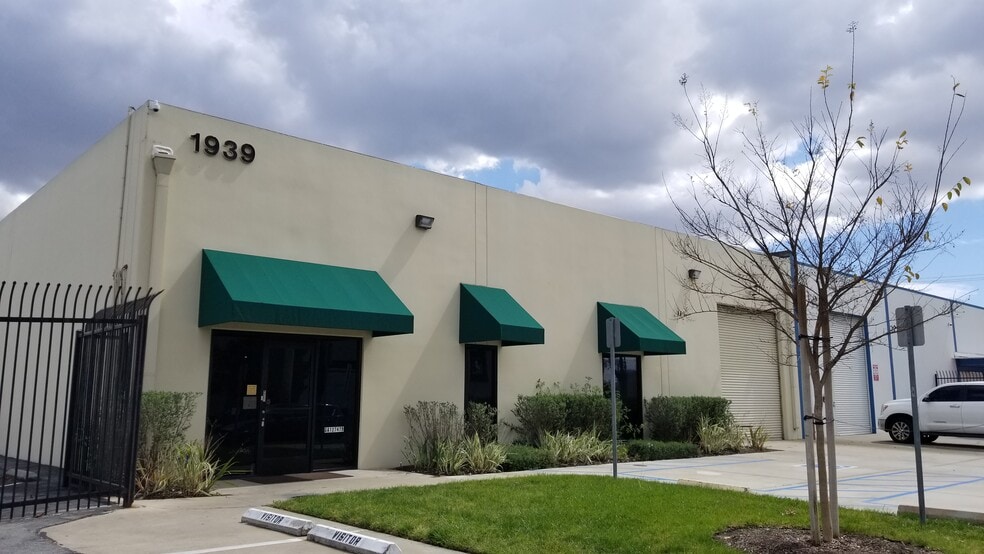 Primary Photo Of 1939 S Susan St, Santa Ana Warehouse For Lease