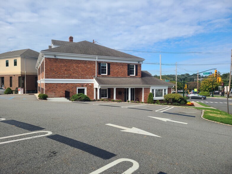 More Photos Of 47 River Rd, Summit Office For Sale