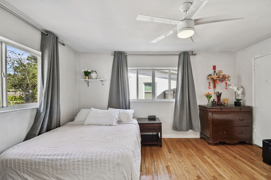 More Photos Of 4315 W Fair Oaks Ave, Tampa Office Residential For Sale