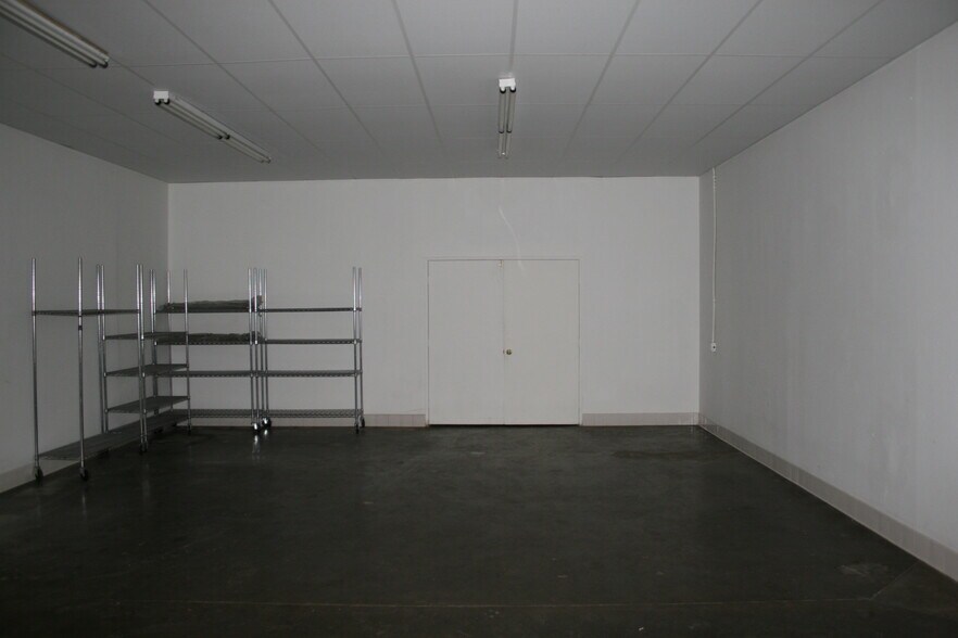 More Photos Of 12970 Branford St, Arleta Warehouse For Lease