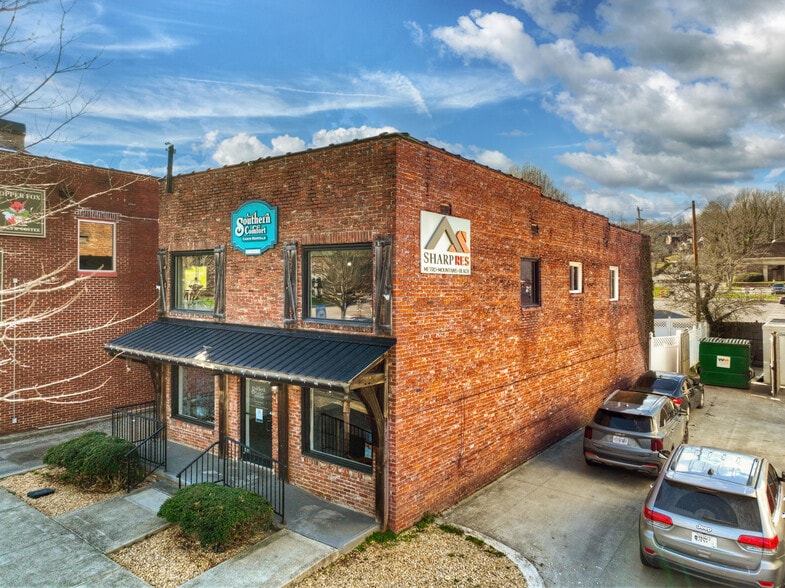 More Photos Of 240 W Main St, Blue Ridge Office For Sale