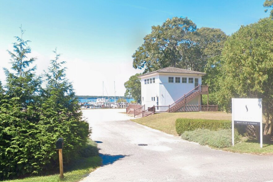 Primary Photo Of 219 Three Mile Harbor HC Rd, East Hampton Marina For Lease
