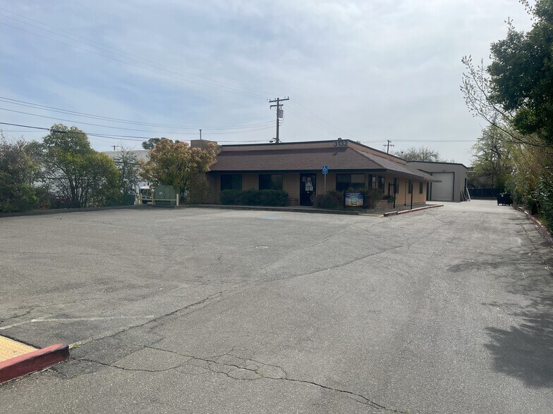 More Photos Of 3132-3136 Auburn Blvd, Sacramento Office For Sale