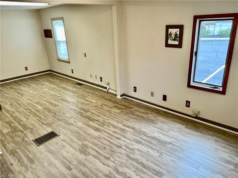 More Photos Of 2918 Plymouth Ave, Rocky River Office For Sale