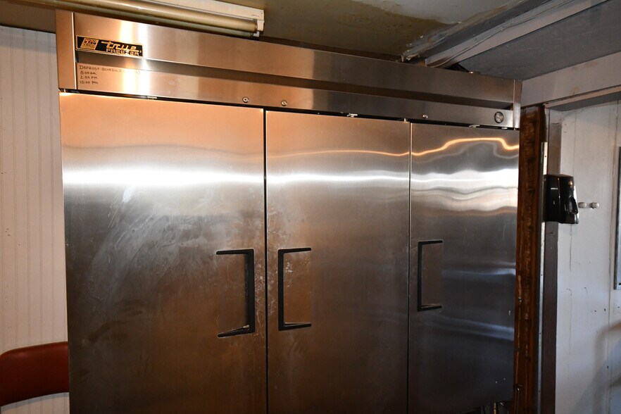 More Photos Of 2620 W 2nd St, The Dalles Restaurant For Sale