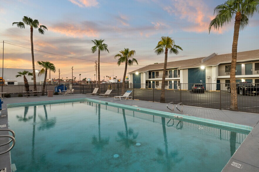 More Photos Of 4021 N 27th Ave, Phoenix Hotel For Sale