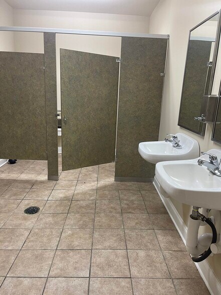 More Photos Of 2798 O'Neal Ln, Baton Rouge Office For Lease