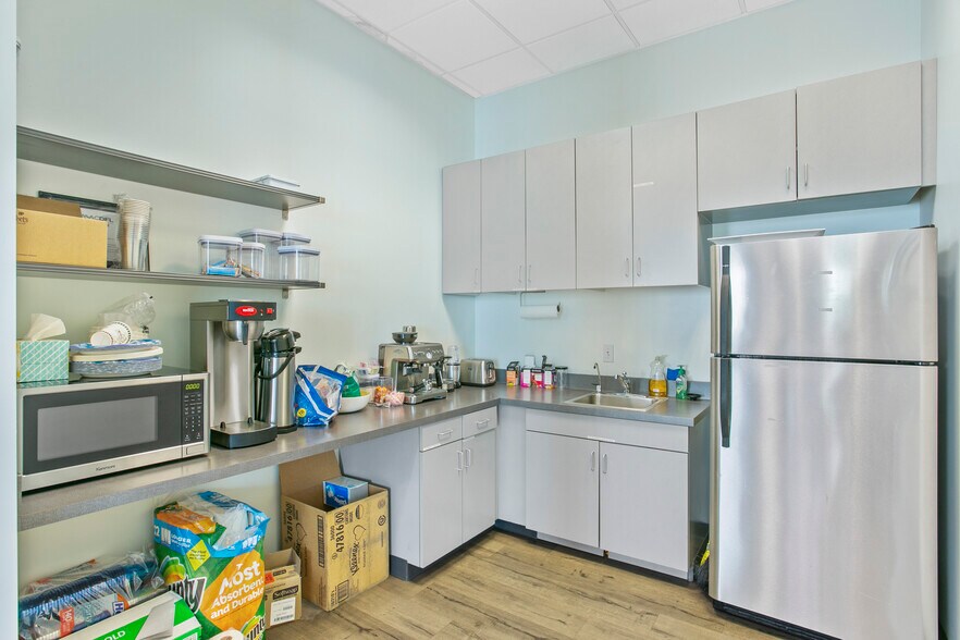 More Photos Of 8935 Research Dr, Irvine Loft Creative Space For Sale