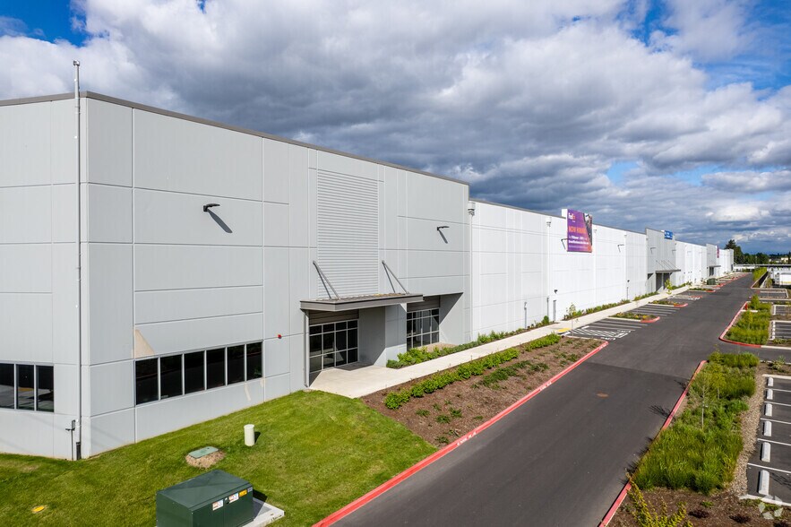More Photos Of 755 NE Columbia Blvd, Portland Unknown For Lease