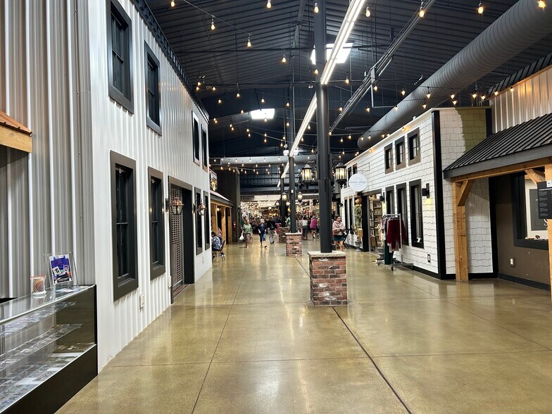 More Photos Of 1289 Edison St NW, Hartville Restaurant For Lease