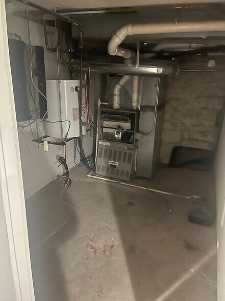 More Photos Of 2816 N Lincoln Ave, Chicago General Retail For Sale