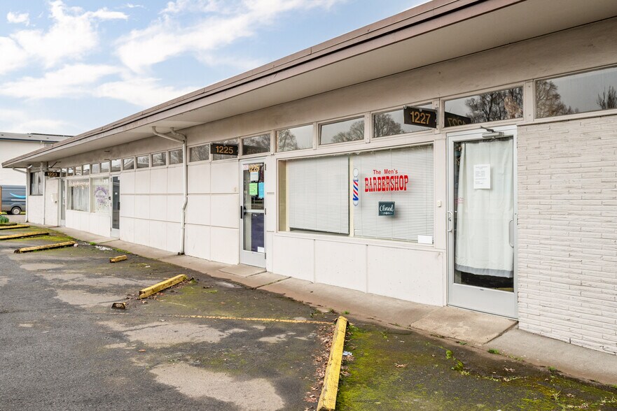 More Photos Of 1221-1227 17th Ave, Longview Loft Creative Space For Sale