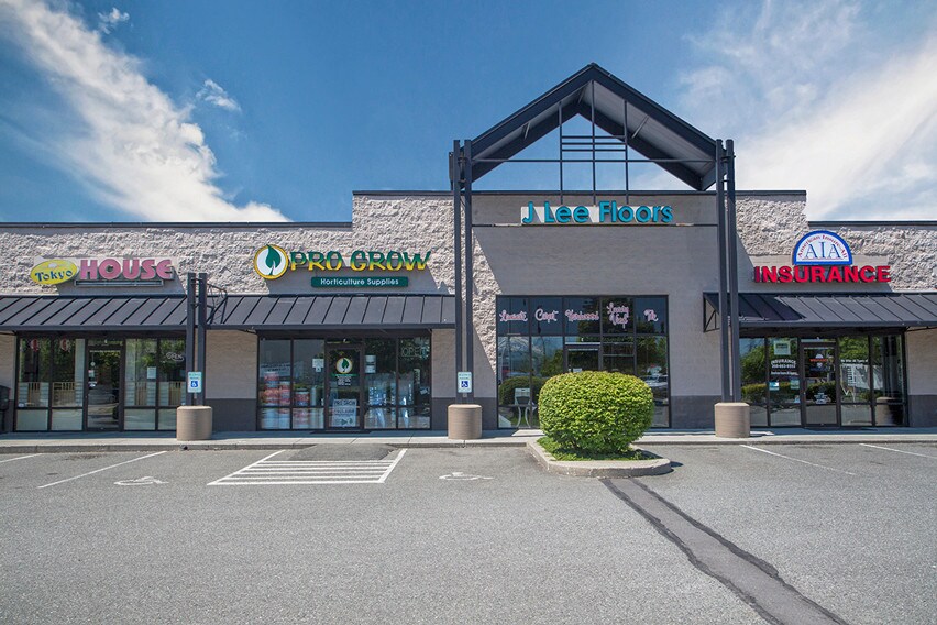 More Photos Of 3323 169th Pl NE, Arlington General Retail For Lease