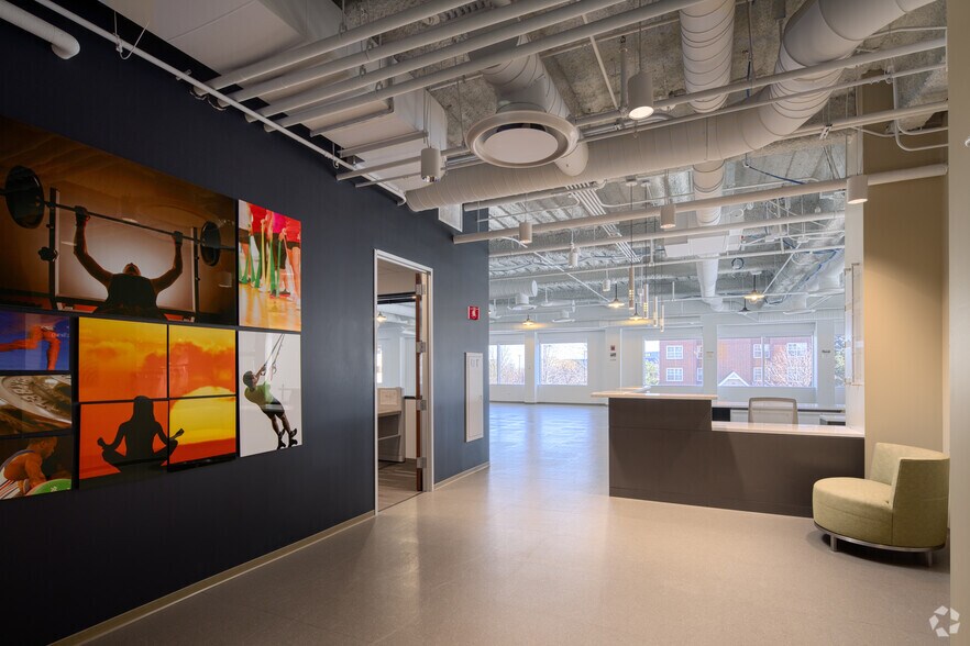 More Photos Of 1600 McConnor Pky, Schaumburg Office For Lease