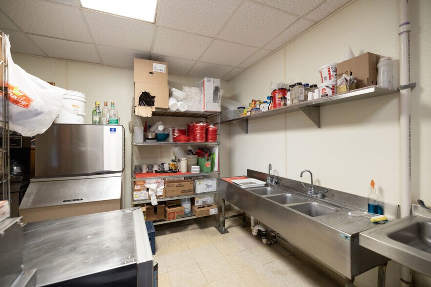 More Photos Of 100 S Washington St, Lake City Restaurant For Sale