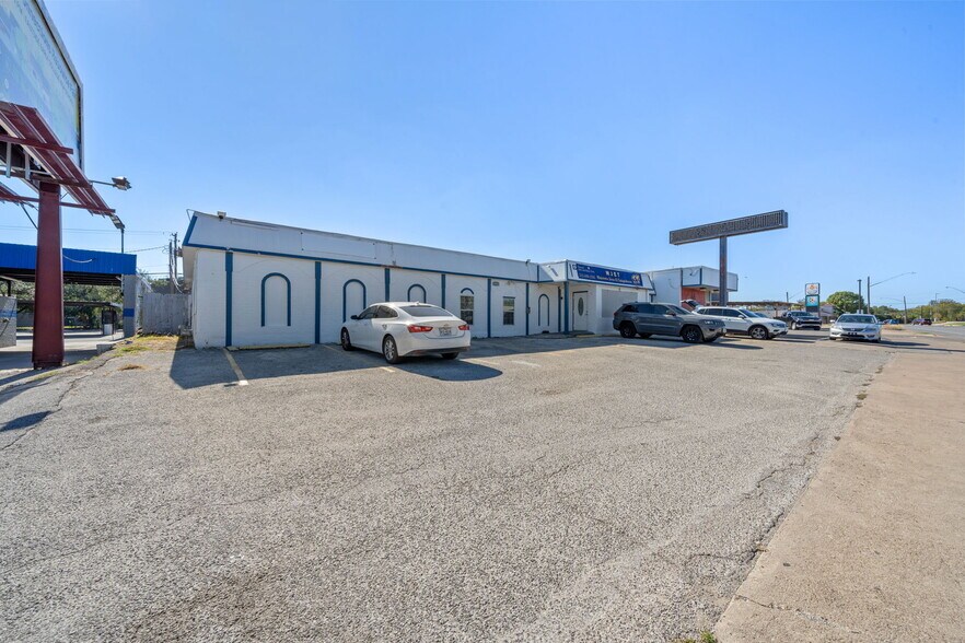 Primary Photo Of , Austin General Retail For Sale