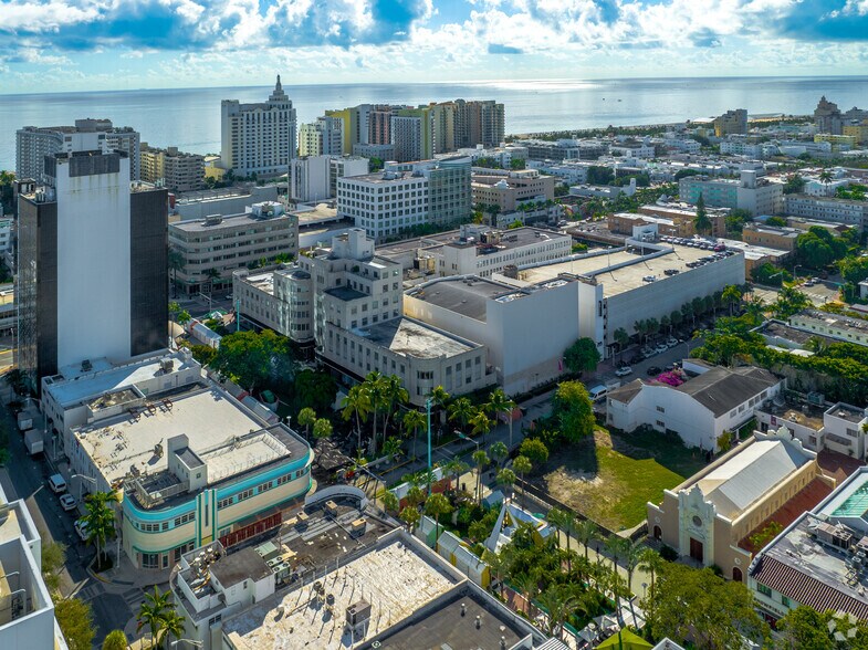 More Photos Of 420 Lincoln Rd, Miami Beach Loft Creative Space For Lease