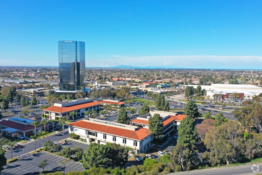 More Photos Of 300 East Esplanade Dr, Oxnard Office For Lease