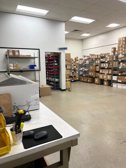 More Photos Of 1 Kenwood Cir, Franklin Warehouse For Lease