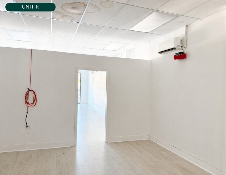 More Photos Of 3115 Foothill Blvd, La Crescenta Storefront For Lease