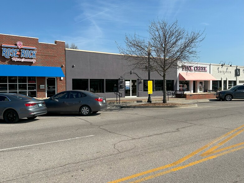 More Photos Of 113 N Main St, Broken Arrow Storefront Retail Office For Lease