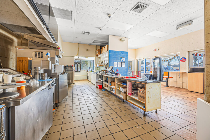 More Photos Of 1535 Memorial Dr, Chicopee Restaurant For Sale