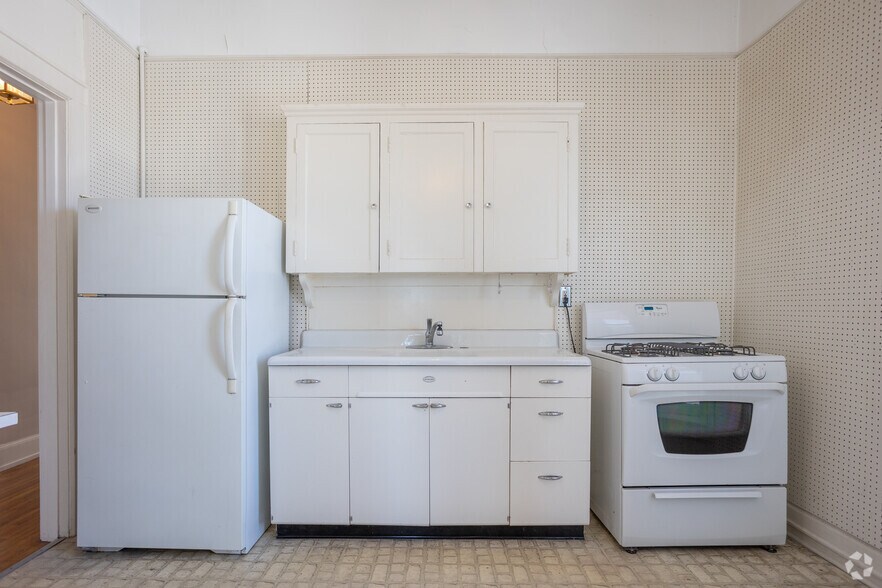 More Photos Of 814 Center Ave, Bay City Apartments For Sale