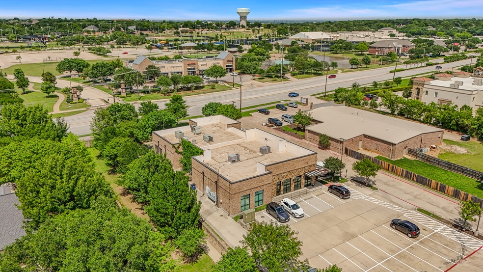 More Photos Of 445 W Southlake Blvd, Southlake Freestanding For Lease