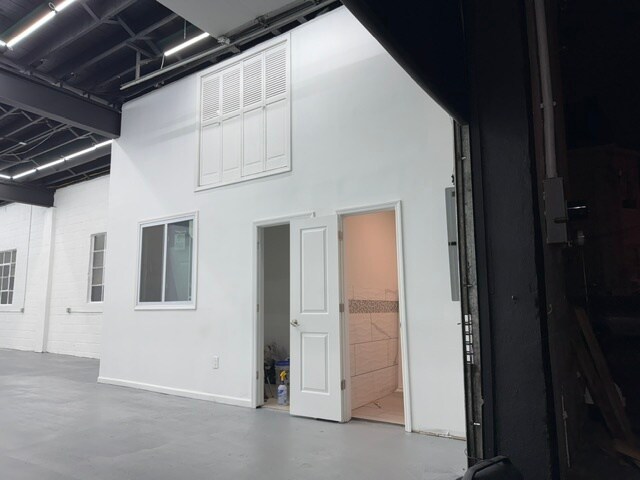 More Photos Of 439-441 3rd Ave, Elizabeth Warehouse For Sale
