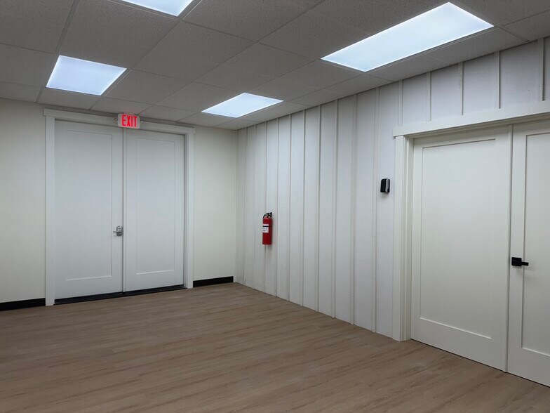 More Photos Of 192 E Main Ave, Sisters Coworking Space