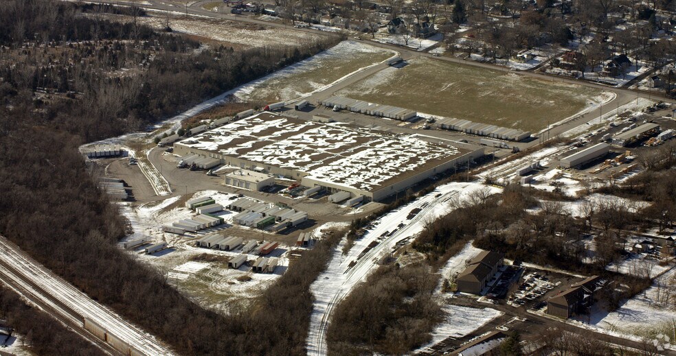 More Photos Of 401-407 S Leonard St, Liberty Industrial For Sale