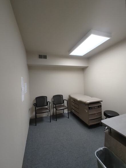 More Photos Of 1842 Noriega St, San Francisco Storefront Retail Office For Lease